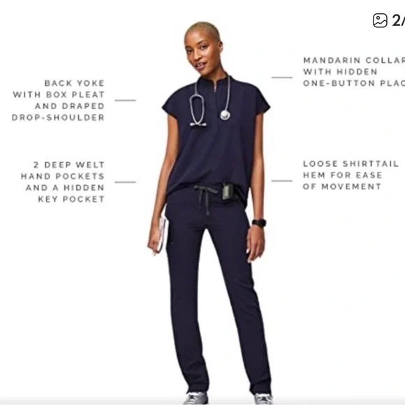 FIGS Rafaela Oversized Scrub Top Navy XS FIONx 3 Pocket Healthcare WXXSW1003 - Picture 2 of 7
